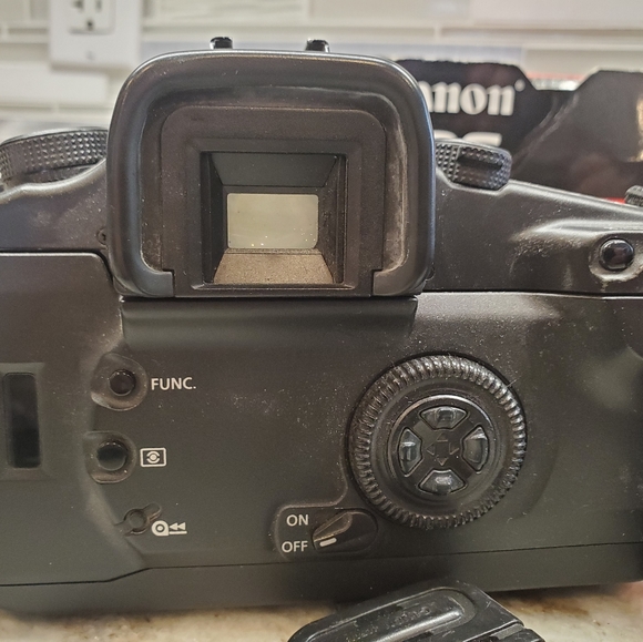 Canon EOS Elan 7 and EOS Rebel G With Lens And Accessories (see notes) - Picture 11 of 16